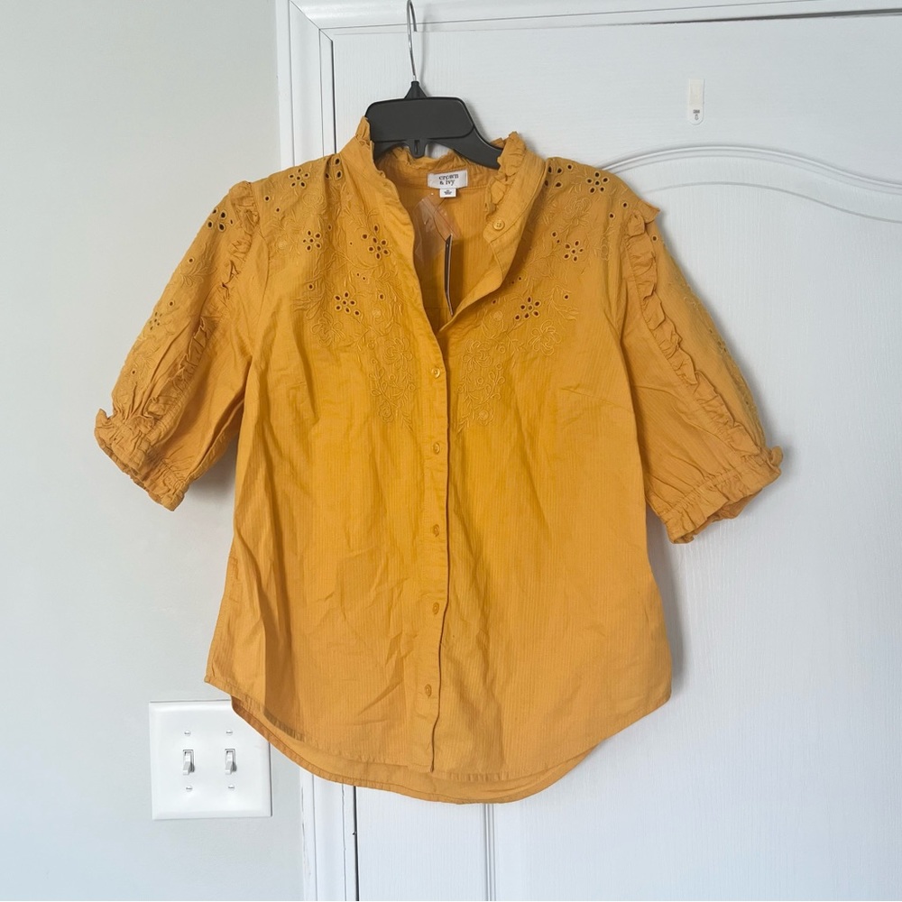 Crown & ivy | nwt yellow button down blouse - M